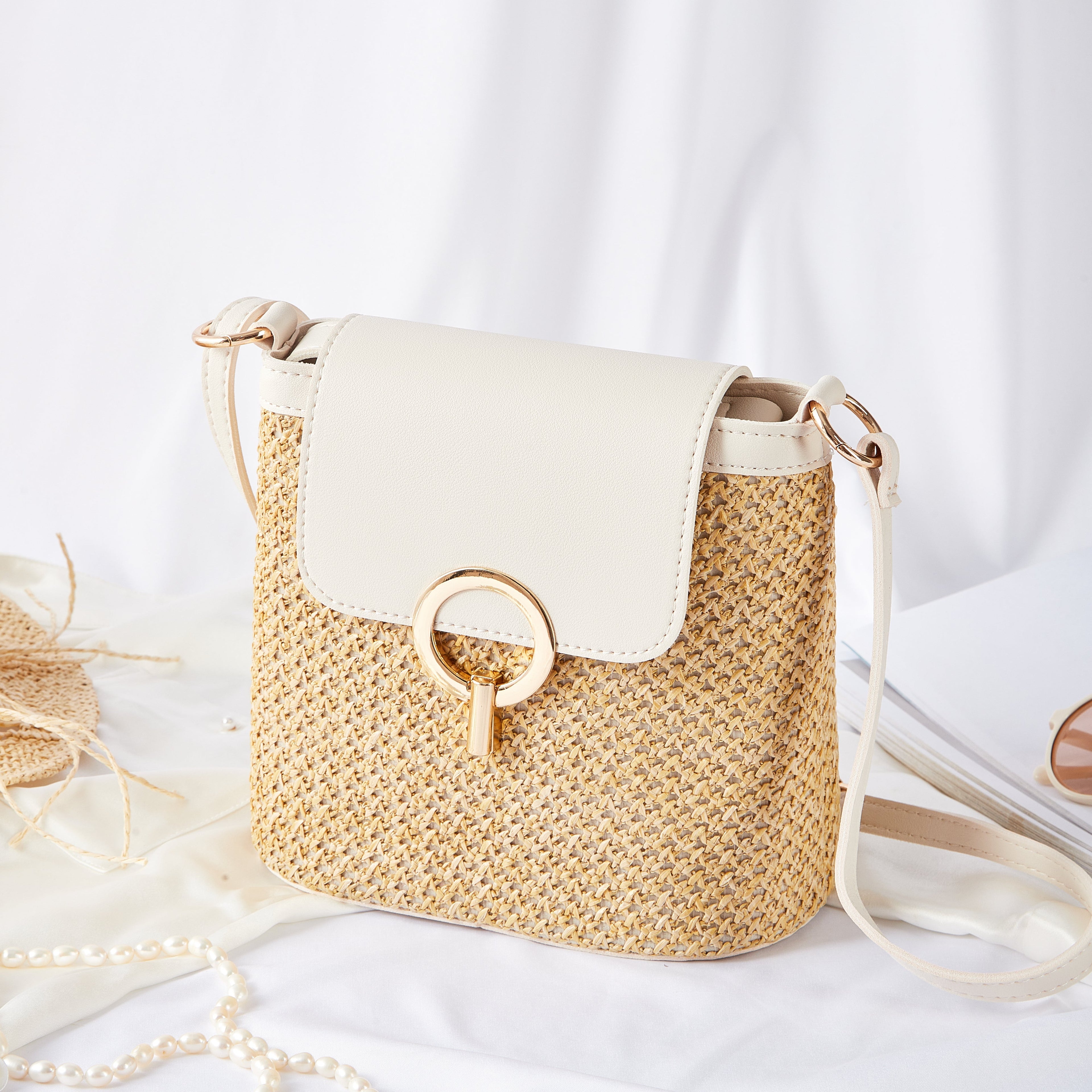 Celia • Bolso Bandolera de Rafia con Solapa de Colores