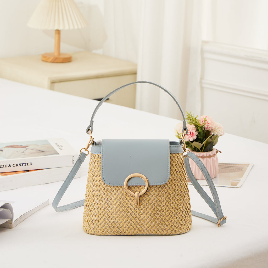 Celia • Bolso Bandolera de Rafia con Solapa de Colores