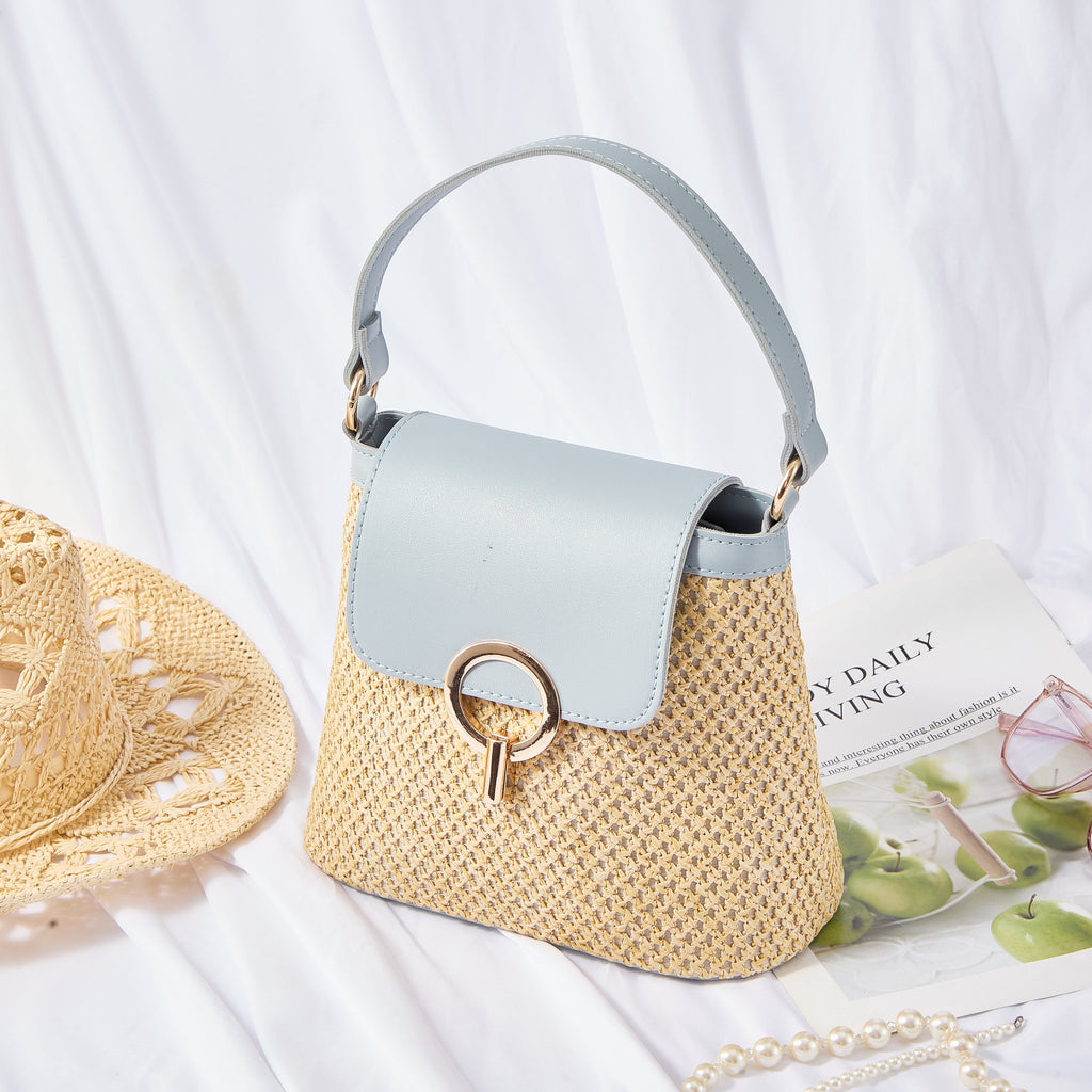 Celia • Bolso Bandolera de Rafia con Solapa de Colores