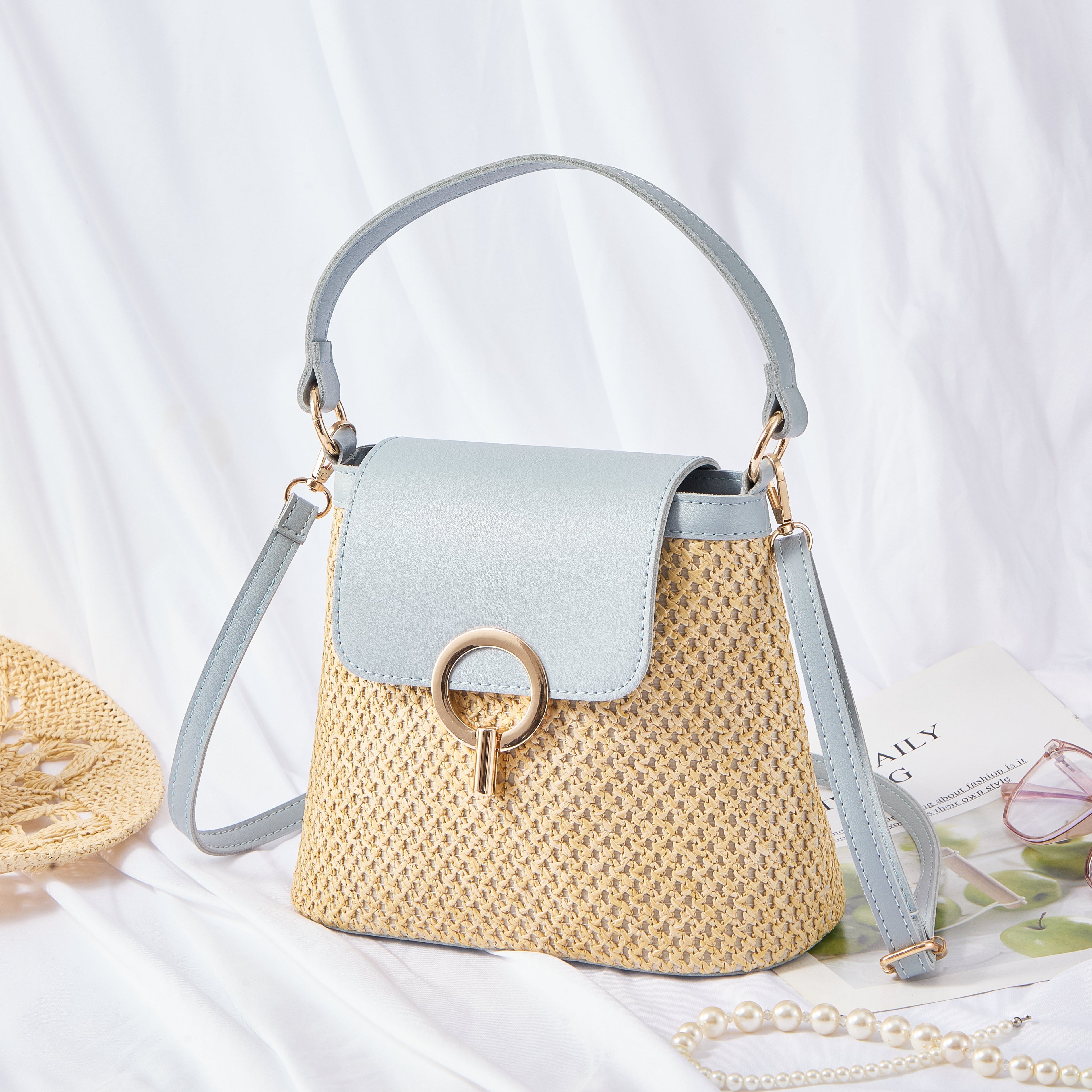 Celia • Bolso Bandolera de Rafia con Solapa de Colores