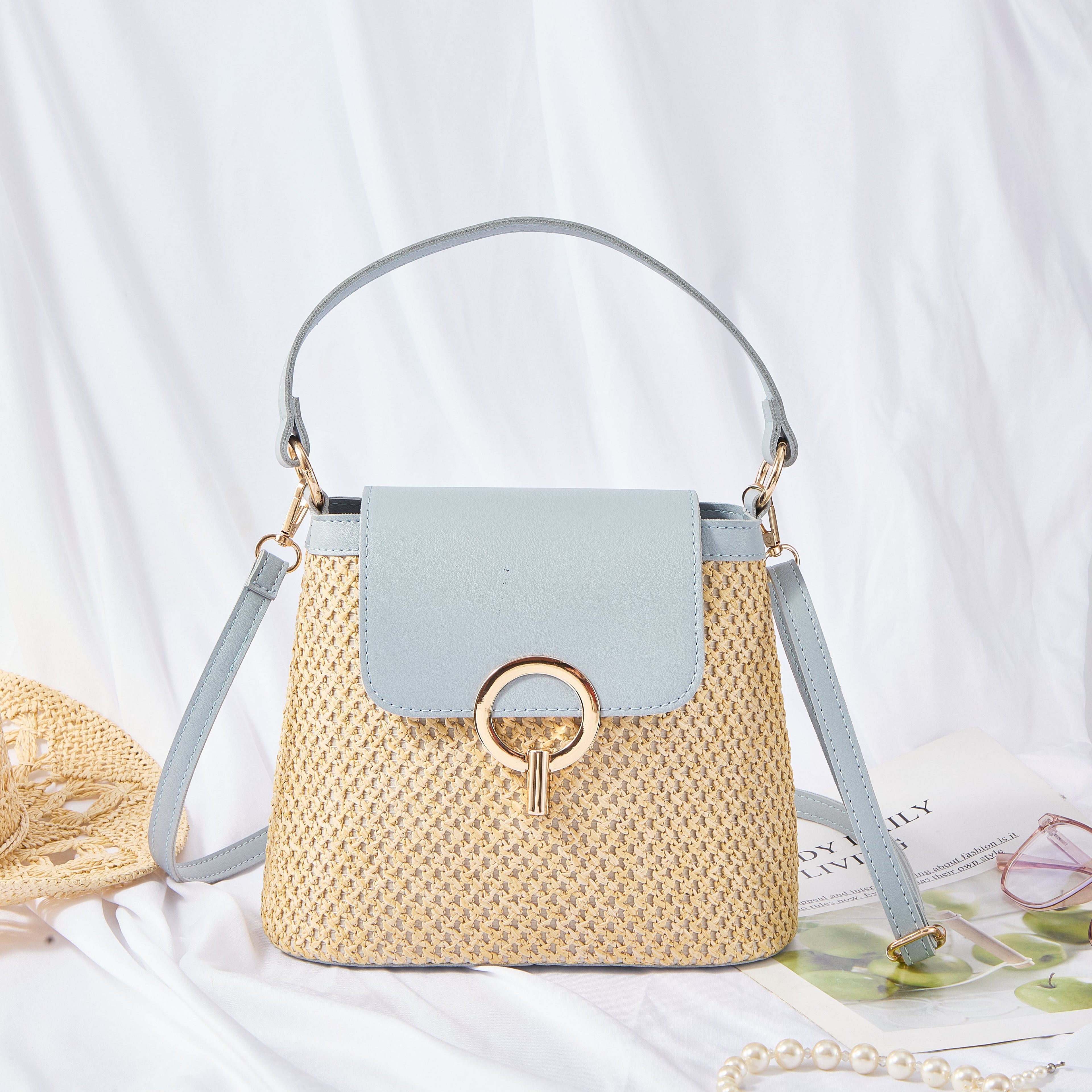 Celia • Bolso Bandolera de Rafia con Solapa de Colores