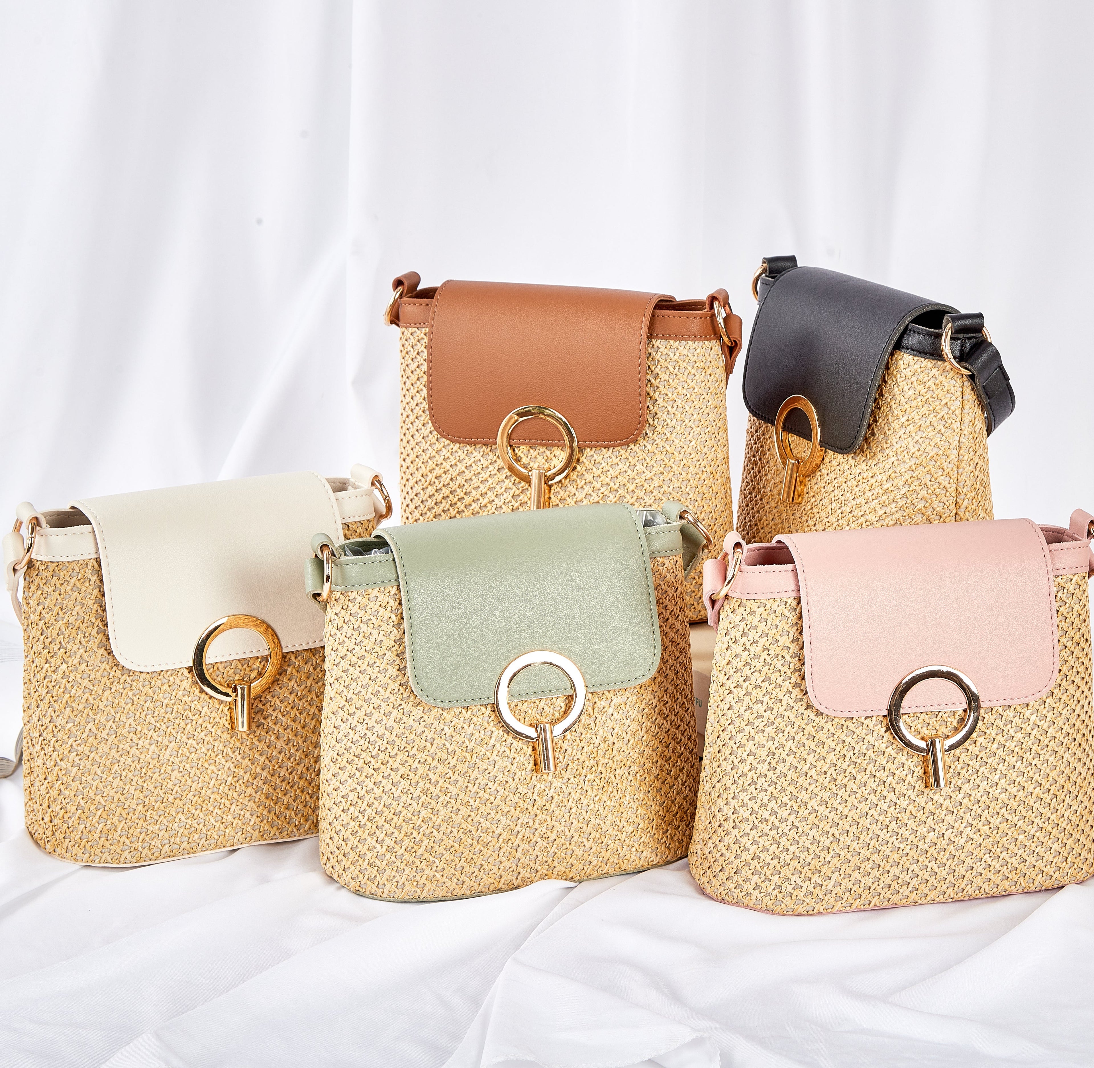 Celia • Bolso Bandolera de Rafia con Solapa de Colores