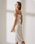 Vivienne •  Vestido midi minimalista texturizado