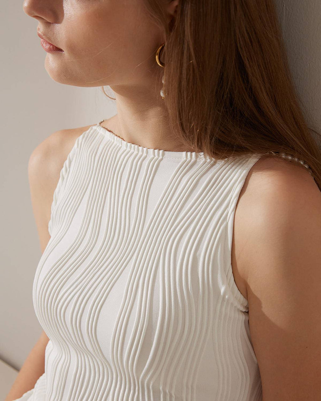 Vivienne •  Vestido midi minimalista texturizado