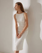 Vivienne •  Vestido midi minimalista texturizado