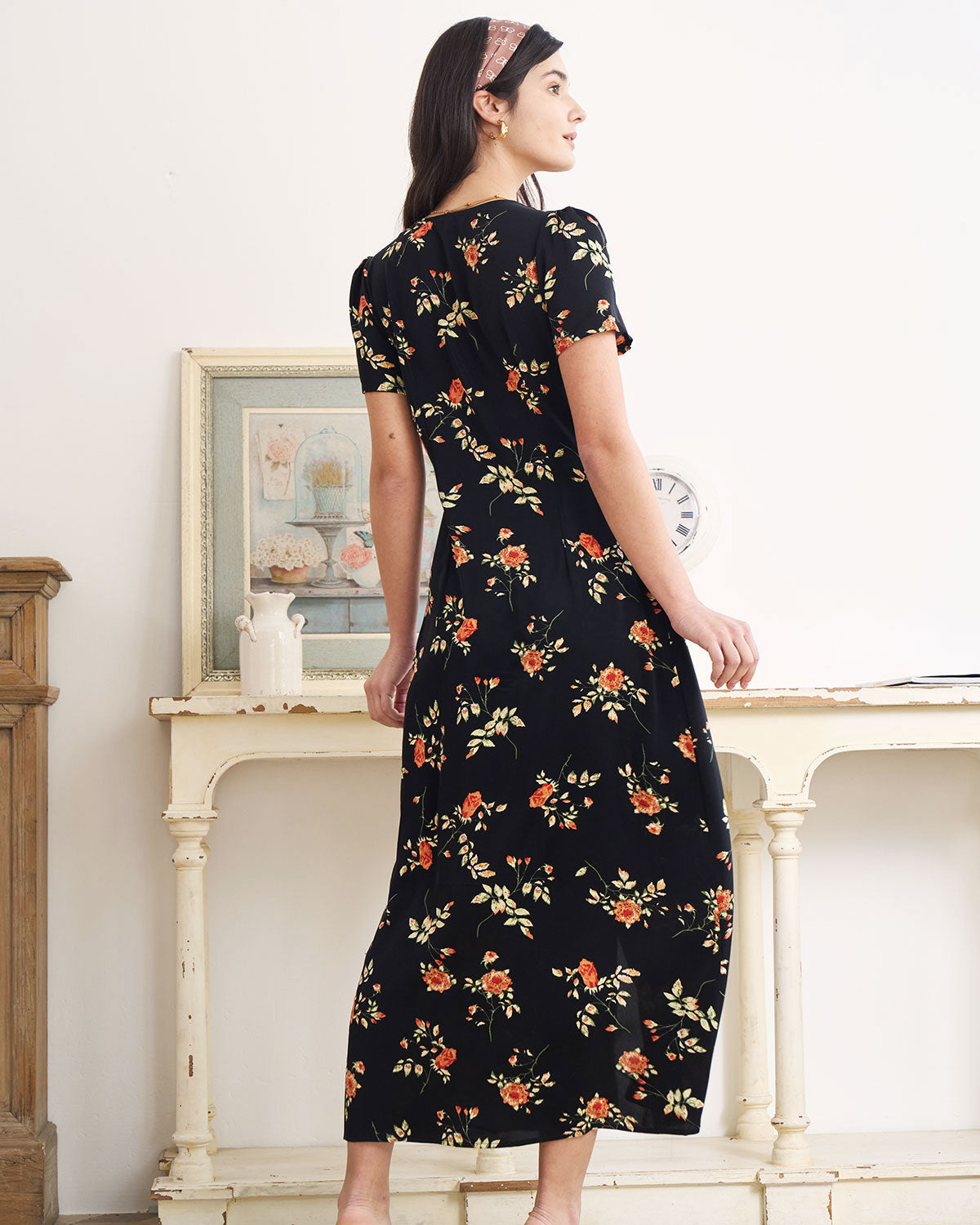Aurora •   Vestido floral midi con escote en V