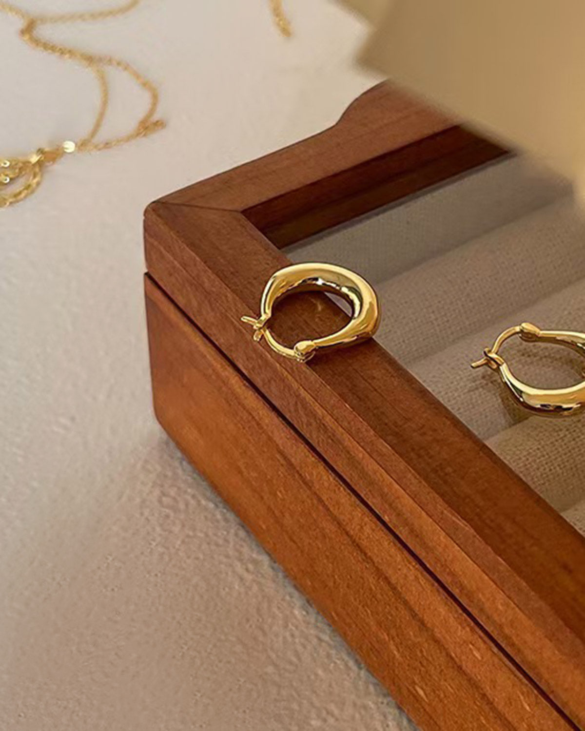 Celestia™ •  Pendientes de aro dorados