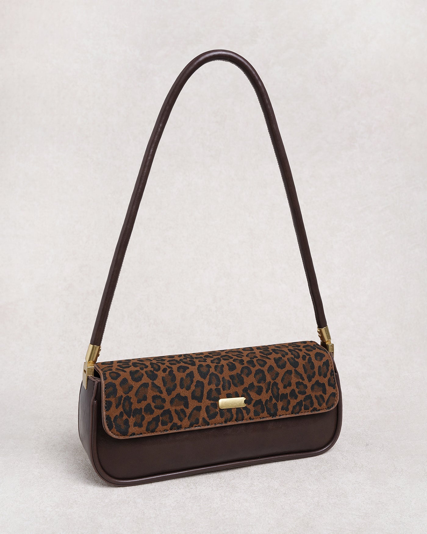 Bianca •  Bolso baguette con estampado animal