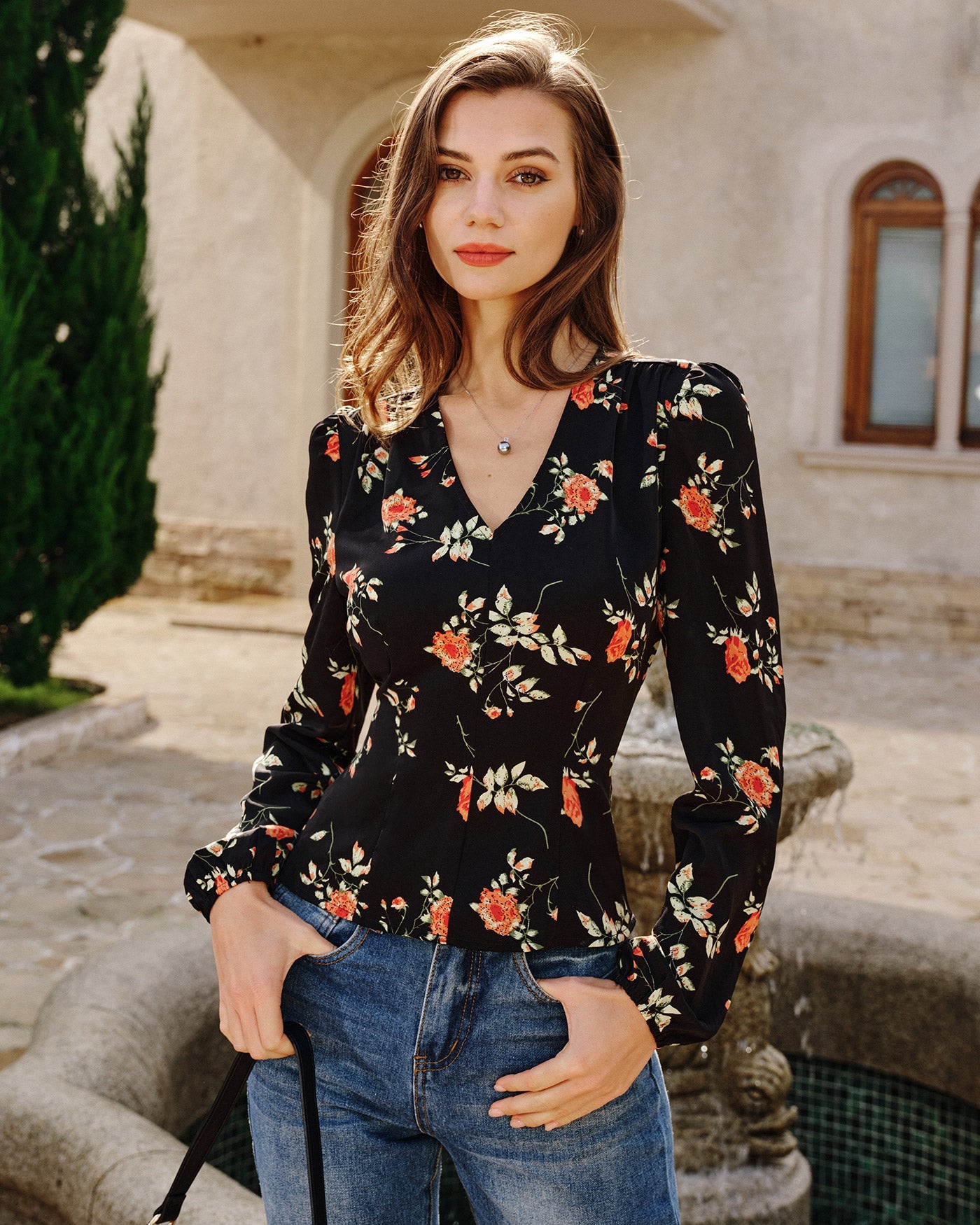 Emilia •  Blusa floral elegante de manga larga