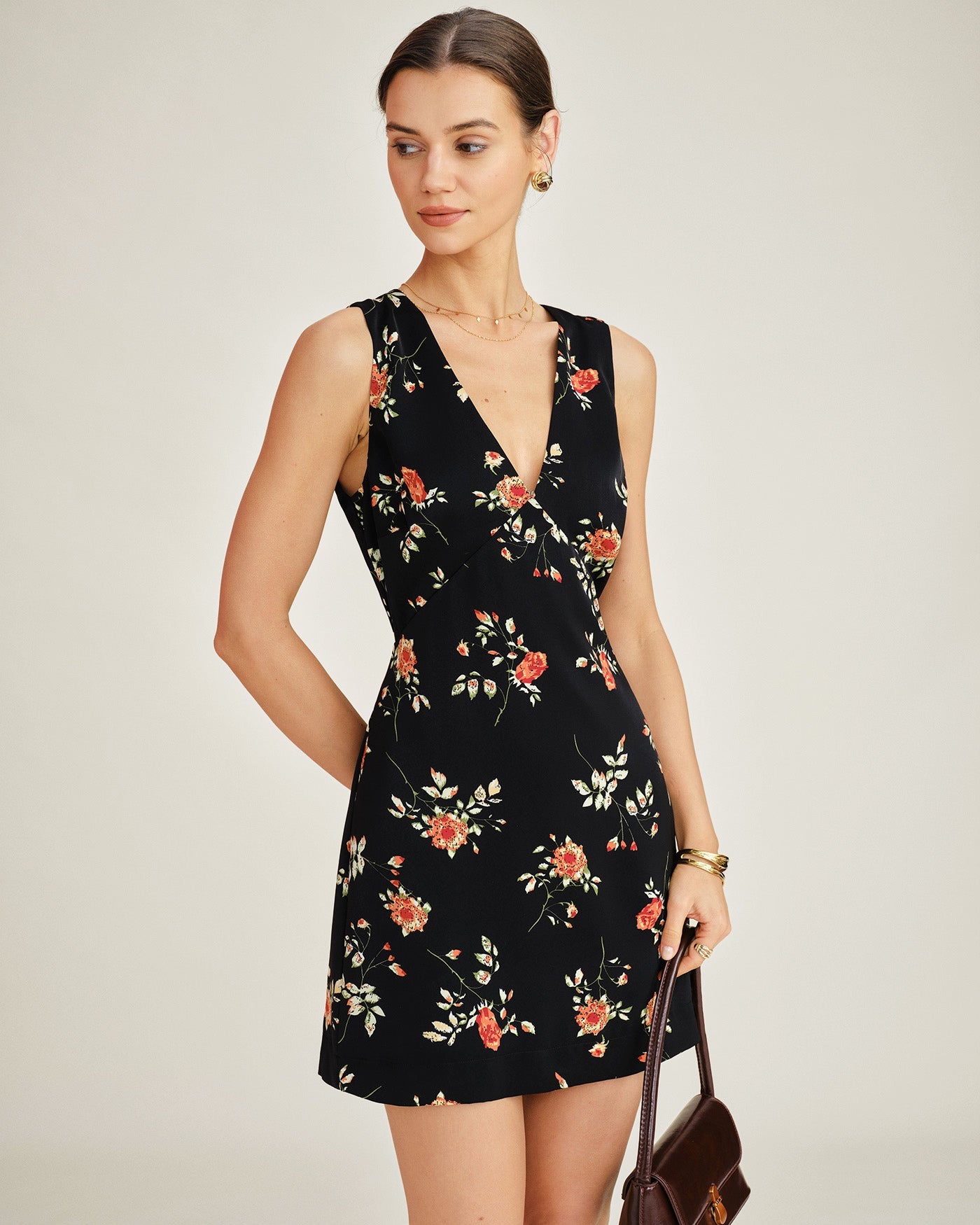 Celeste •  Vestido floral elegante con escote en V