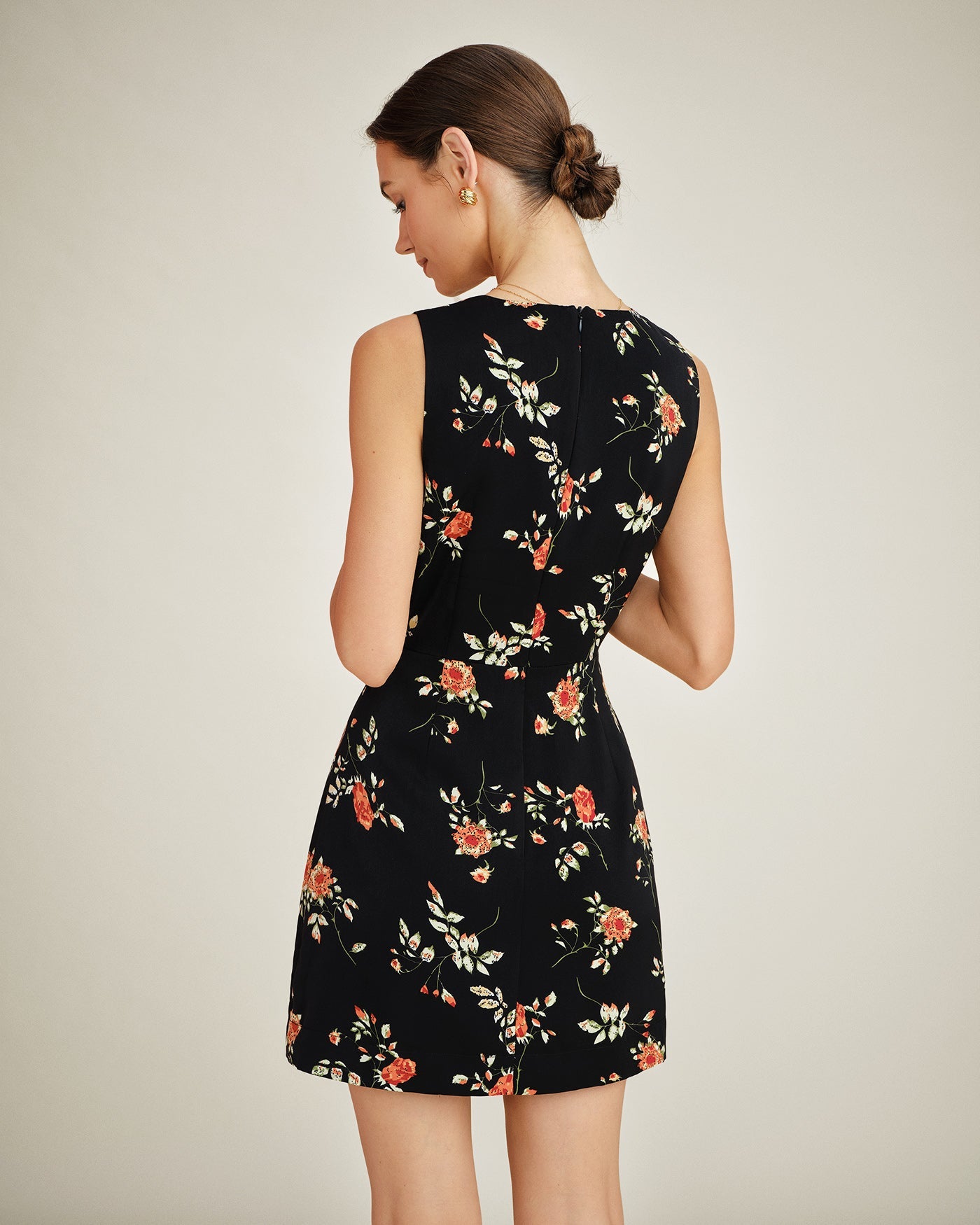 Celeste •  Vestido floral elegante con escote en V